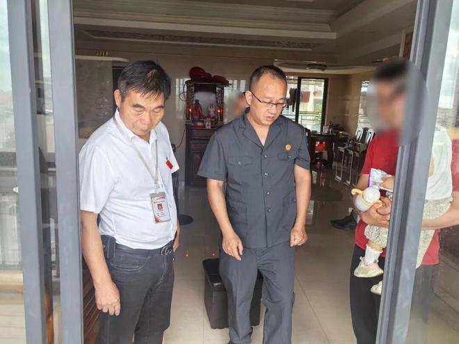 发的“战争”如何解楼上楼下一道水渍引(图1)